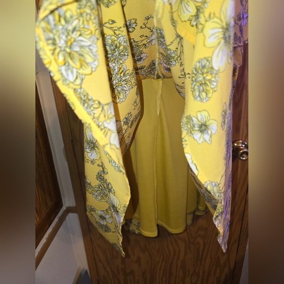 Torrid Yellow Flutter Sleeve Sundress - Picture 5 of 6